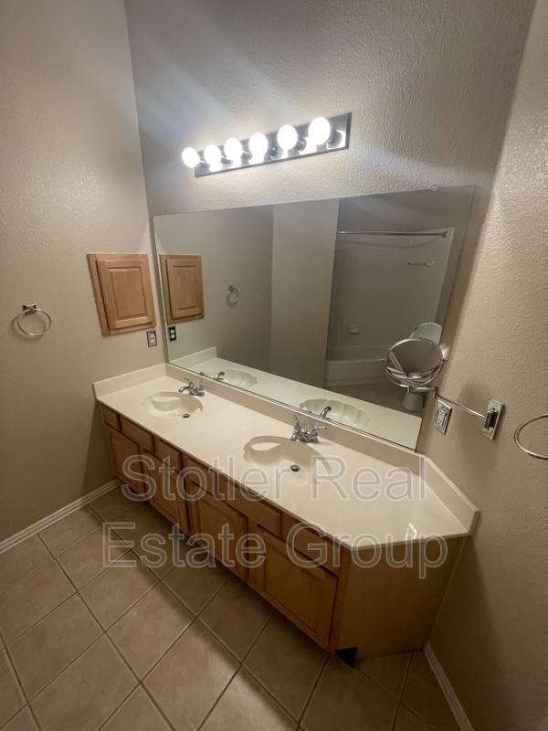 House for rent at 6720 Tabor Dr, Arlington, TX 76002