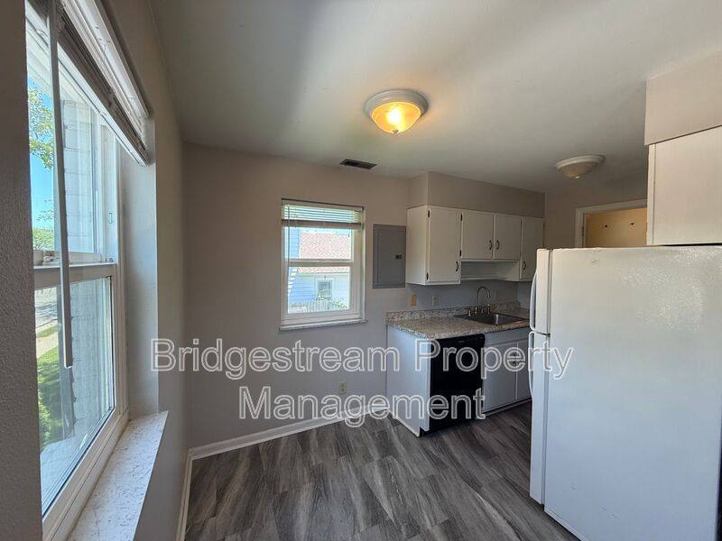 House for rent at 92 W Franklin St #3, Dayton, OH 45459