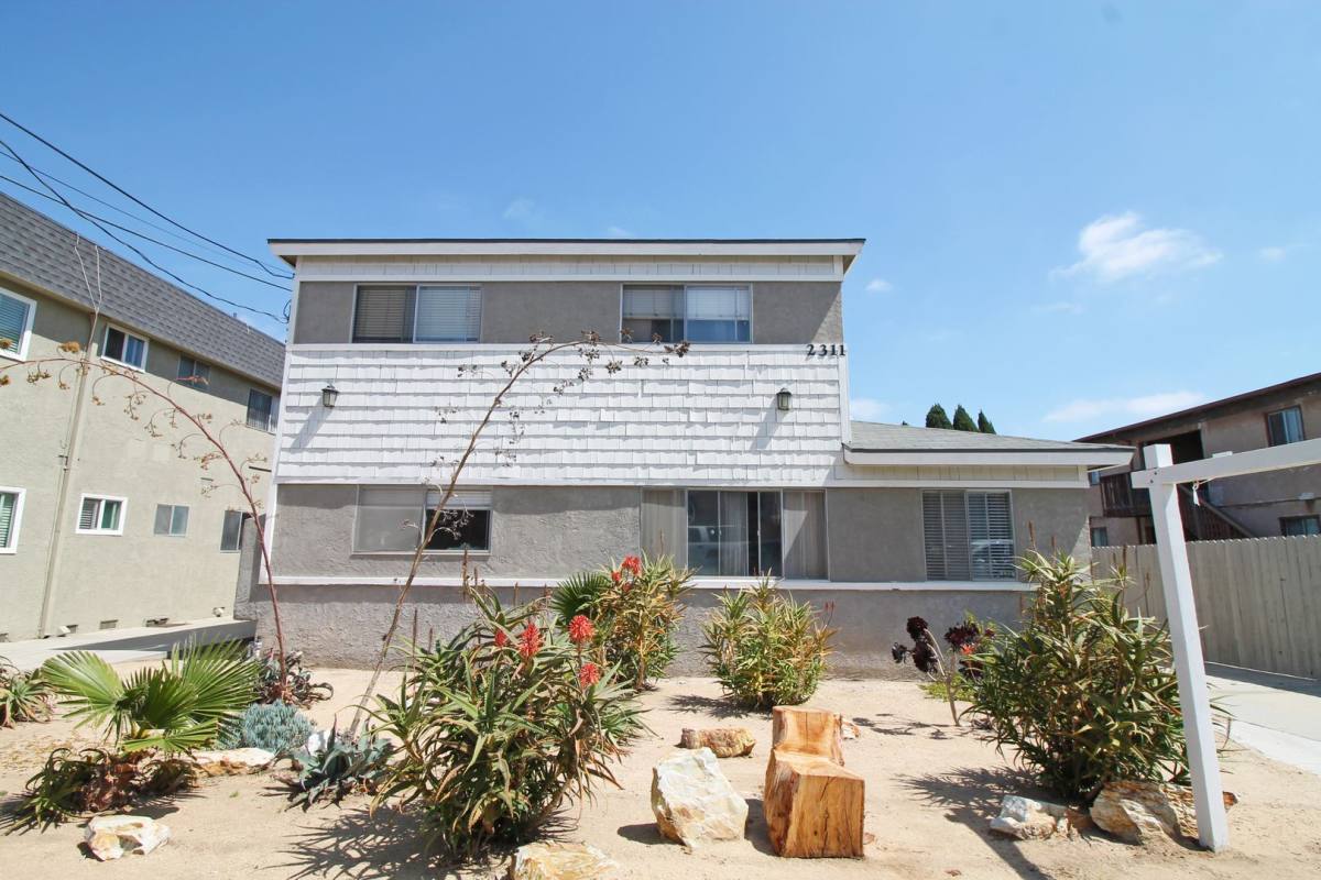 Apartment for rent at 2311 Vanderbilt Lane, Redondo Beach, CA 90278