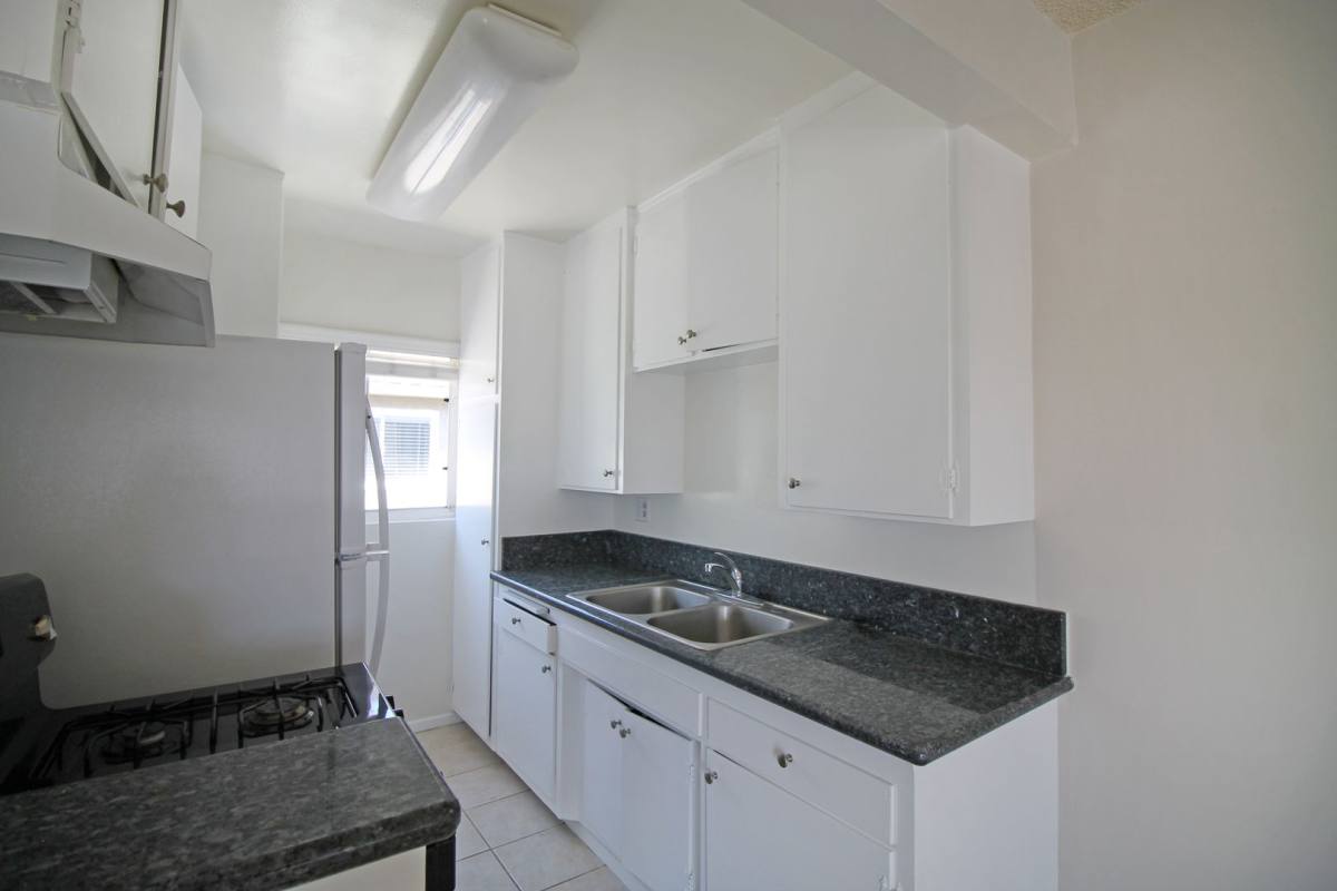 Apartment for rent at 2311 Vanderbilt Lane, Redondo Beach, CA 90278