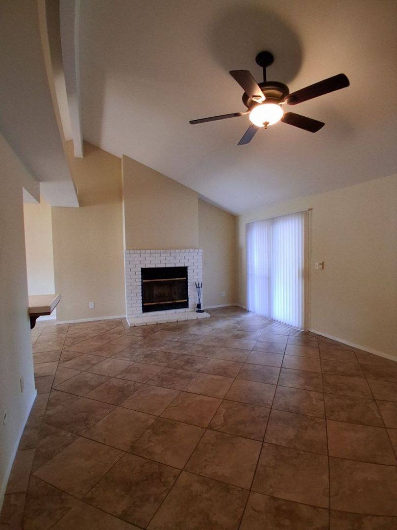 Apartment for rent at 1681 E Shea Dr, Fresno, CA 93720