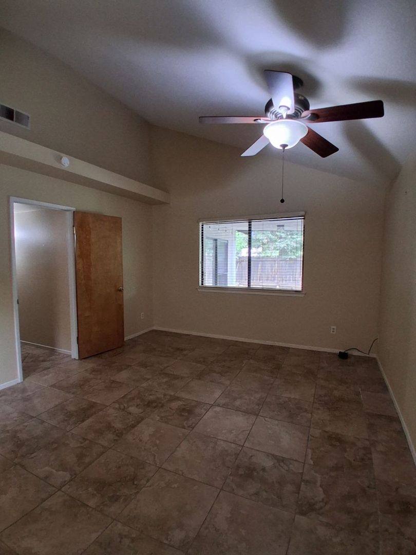 Apartment for rent at 1681 E Shea Dr, Fresno, CA 93720