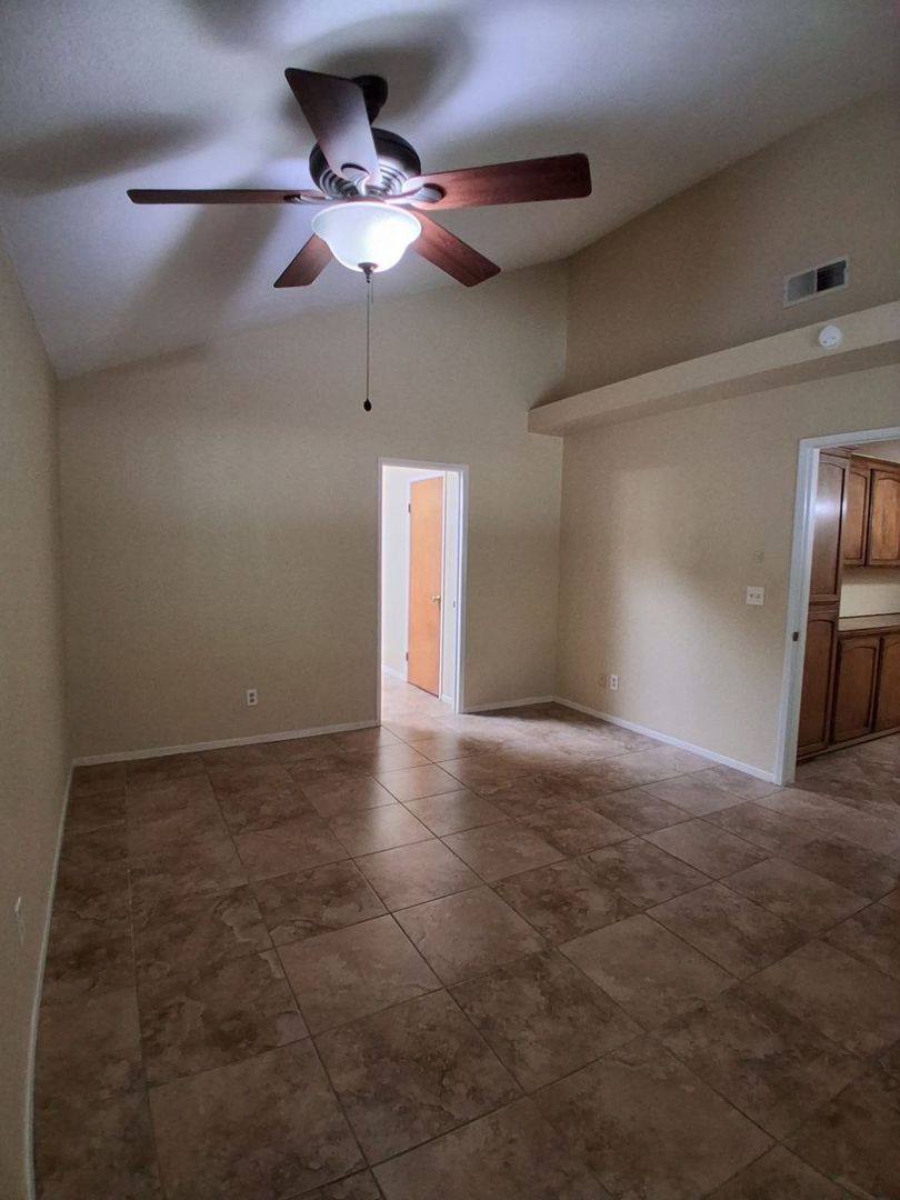 Apartment for rent at 1681 E Shea Dr, Fresno, CA 93720