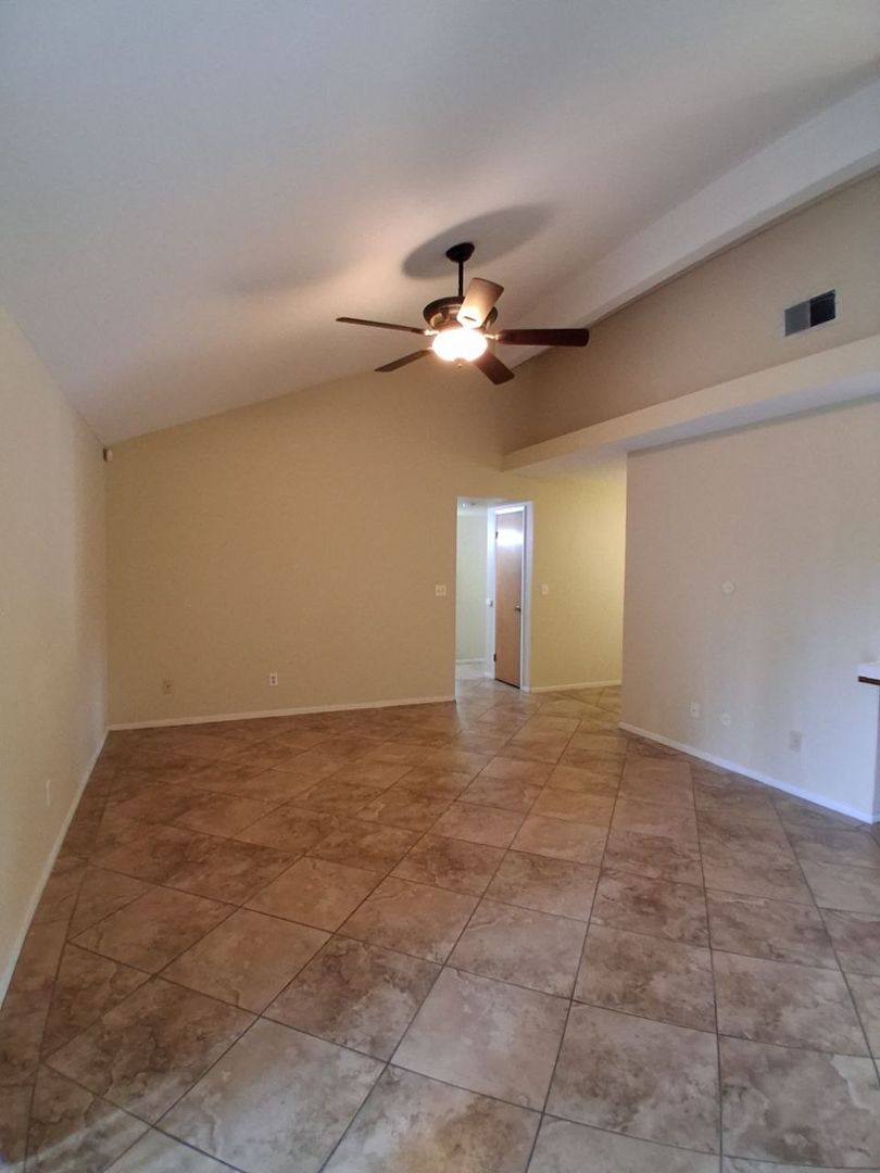 Apartment for rent at 1681 E Shea Dr, Fresno, CA 93720
