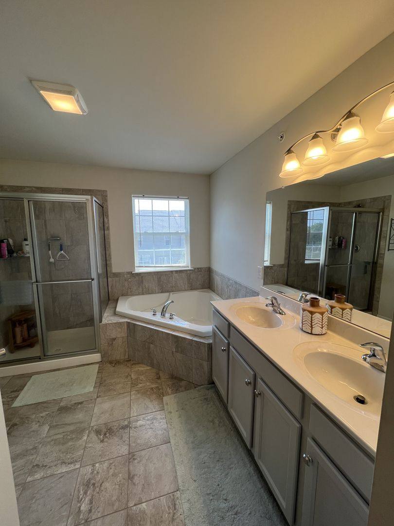 Townhouse for rent at 5380 Jutland Rd, Allentown, PA 18104