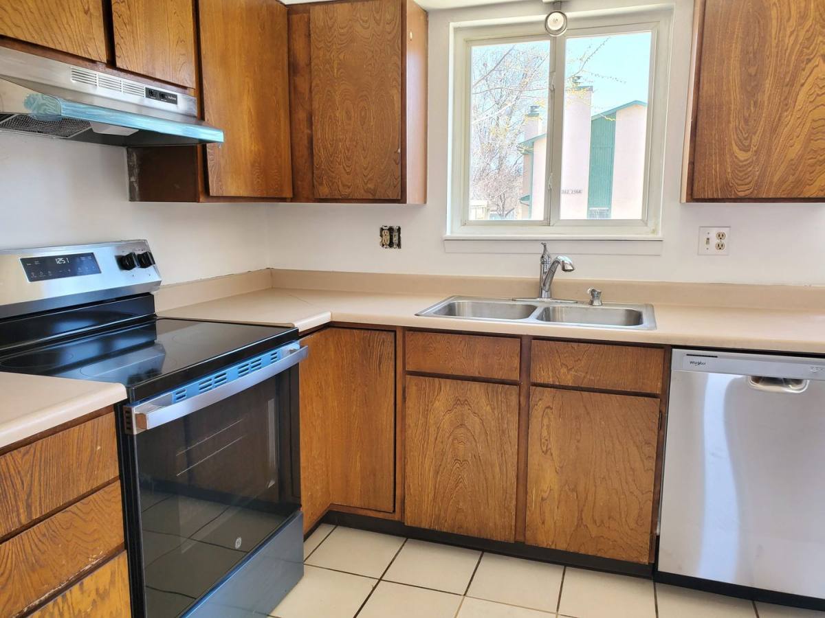 Townhouse for rent at 2377 Shawnee Dr, Colorado Springs, CO 80915