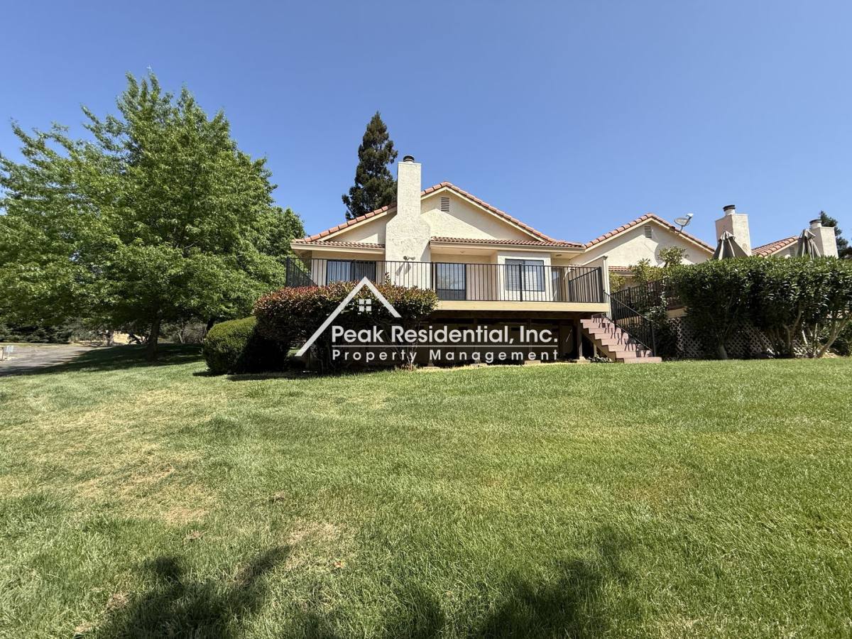 House for rent at 14942 Lago Dr, Sloughhouse, CA 95683