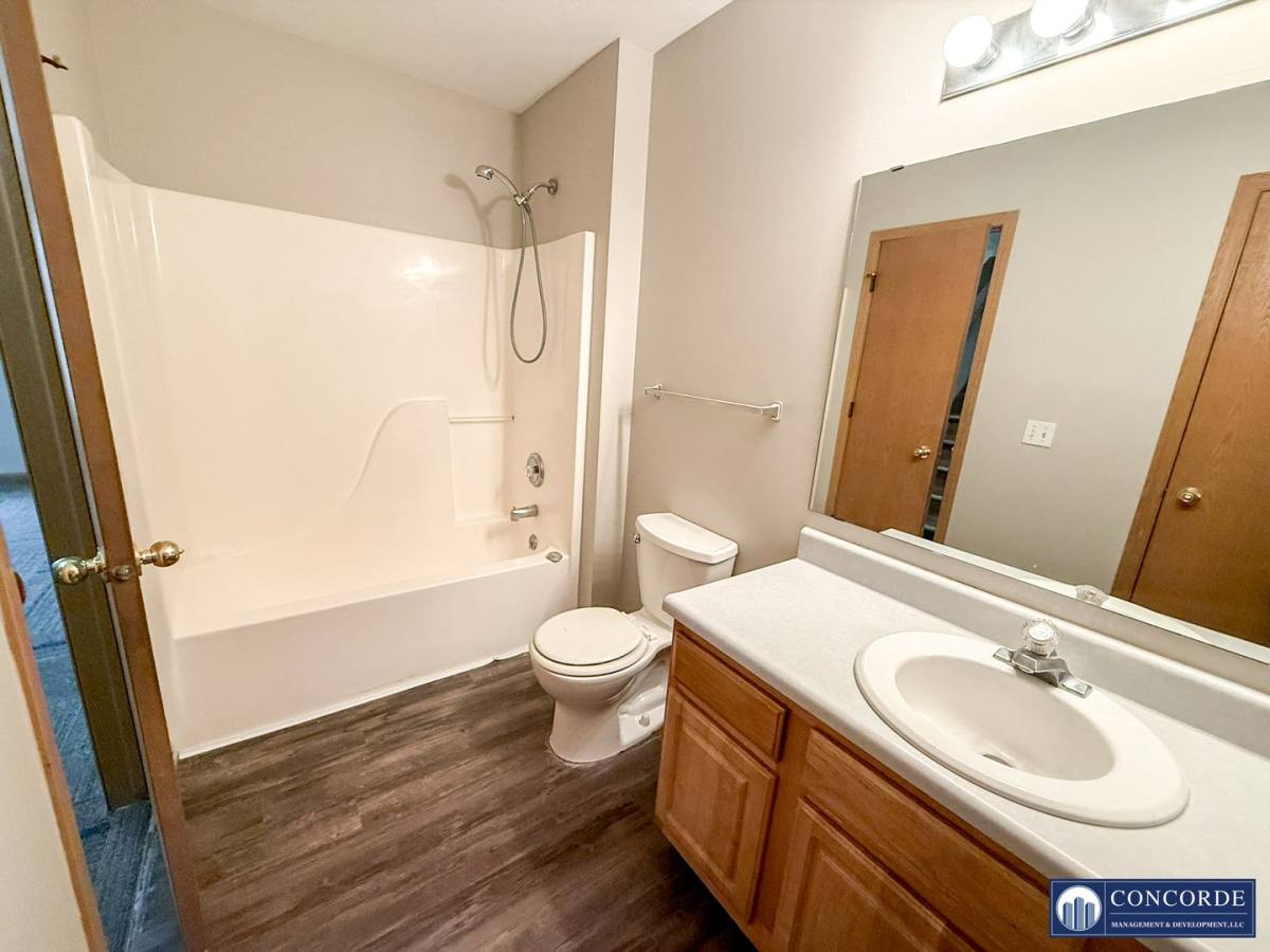 Apartment for rent at 1911 W Lake St, Lincoln, NE 68522