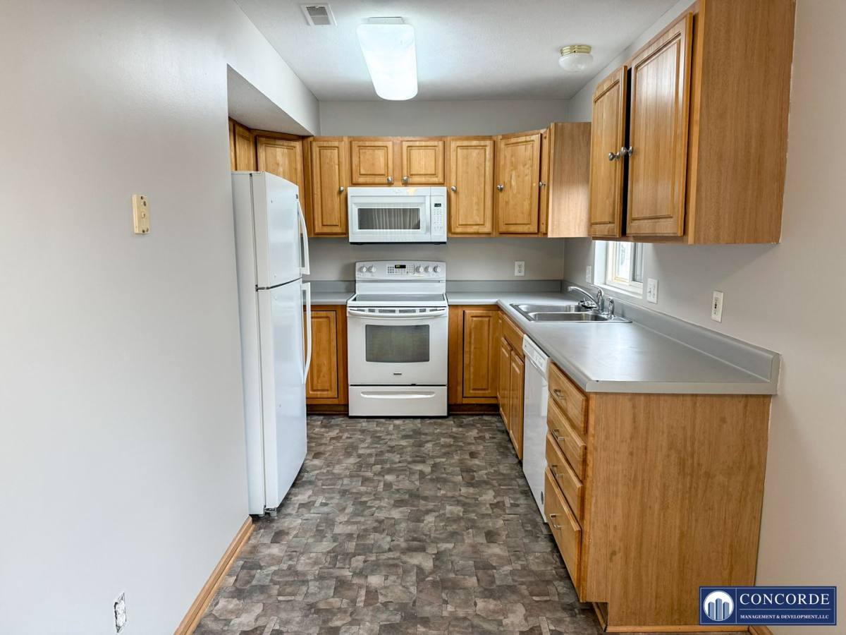 Apartment for rent at 1911 W Lake St, Lincoln, NE 68522