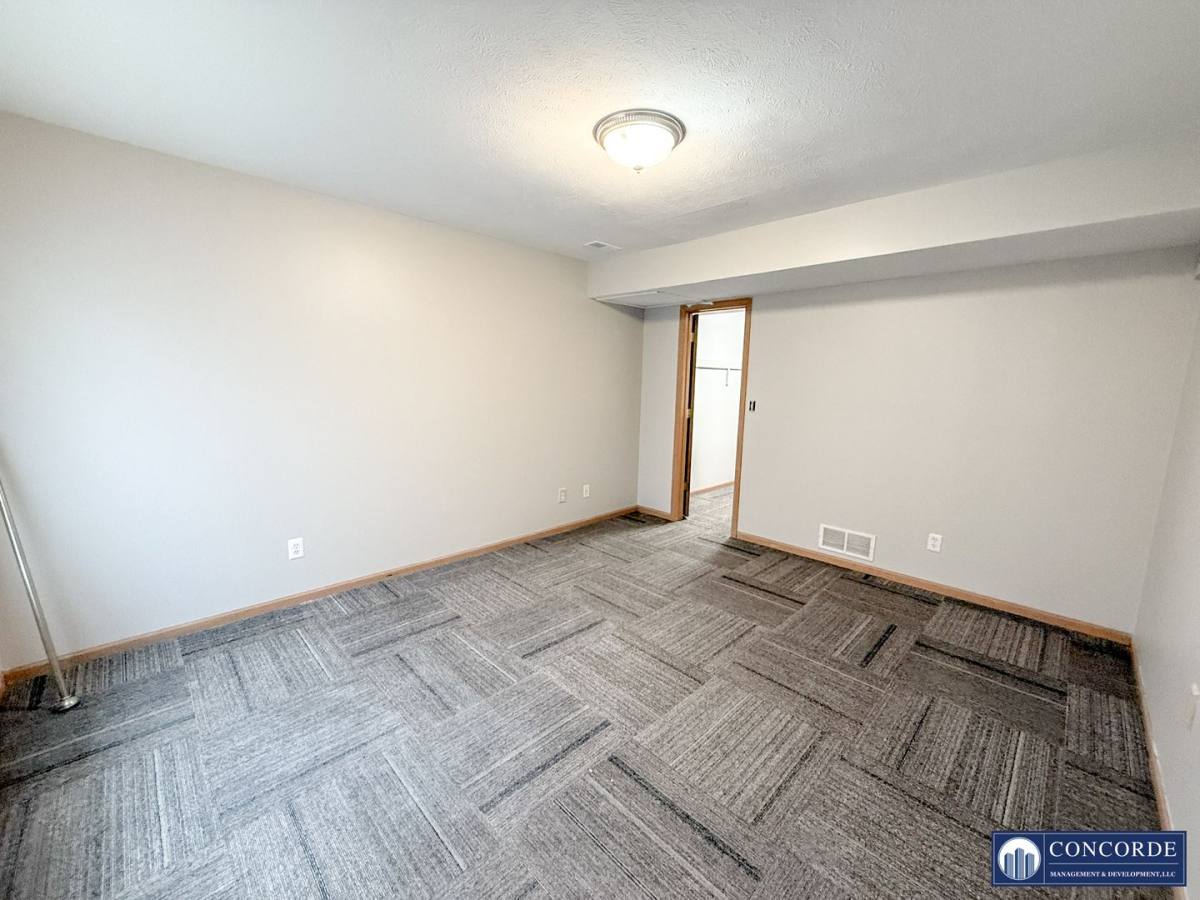 Apartment for rent at 1911 W Lake St, Lincoln, NE 68522