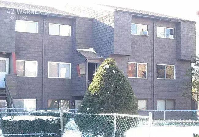 Apartment for rent at 42 Warner St, Hamden, CT 06514