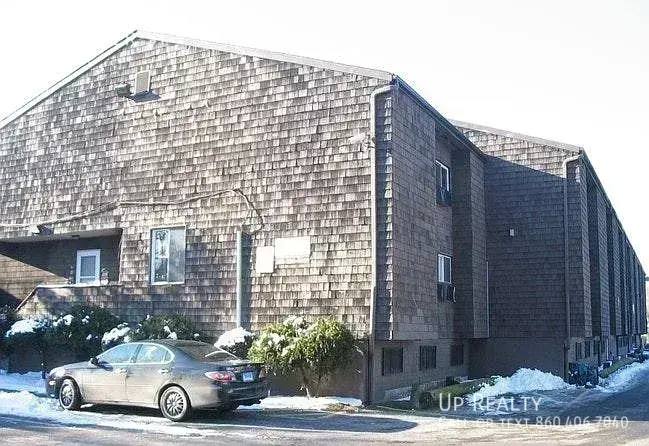 Apartment for rent at 42 Warner St, Hamden, CT 06514