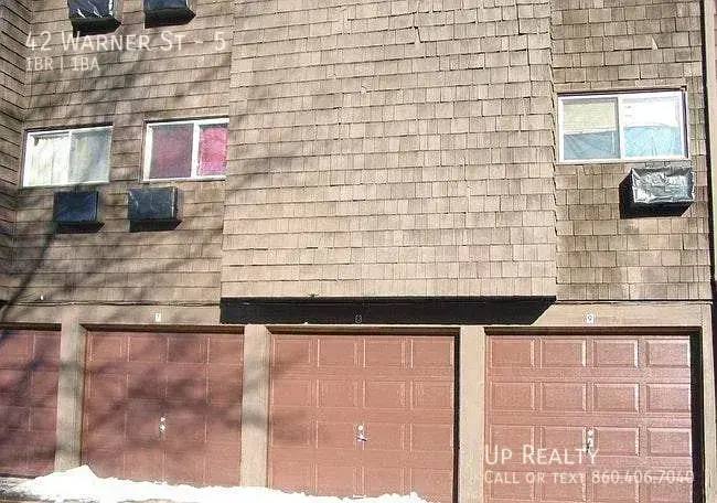 Apartment for rent at 42 Warner St, Hamden, CT 06514