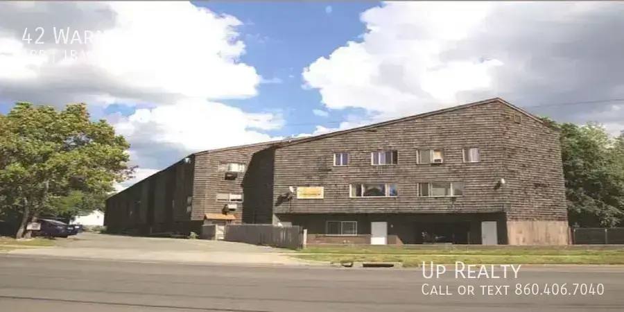 Apartment for rent at 42 Warner St, Hamden, CT 06514