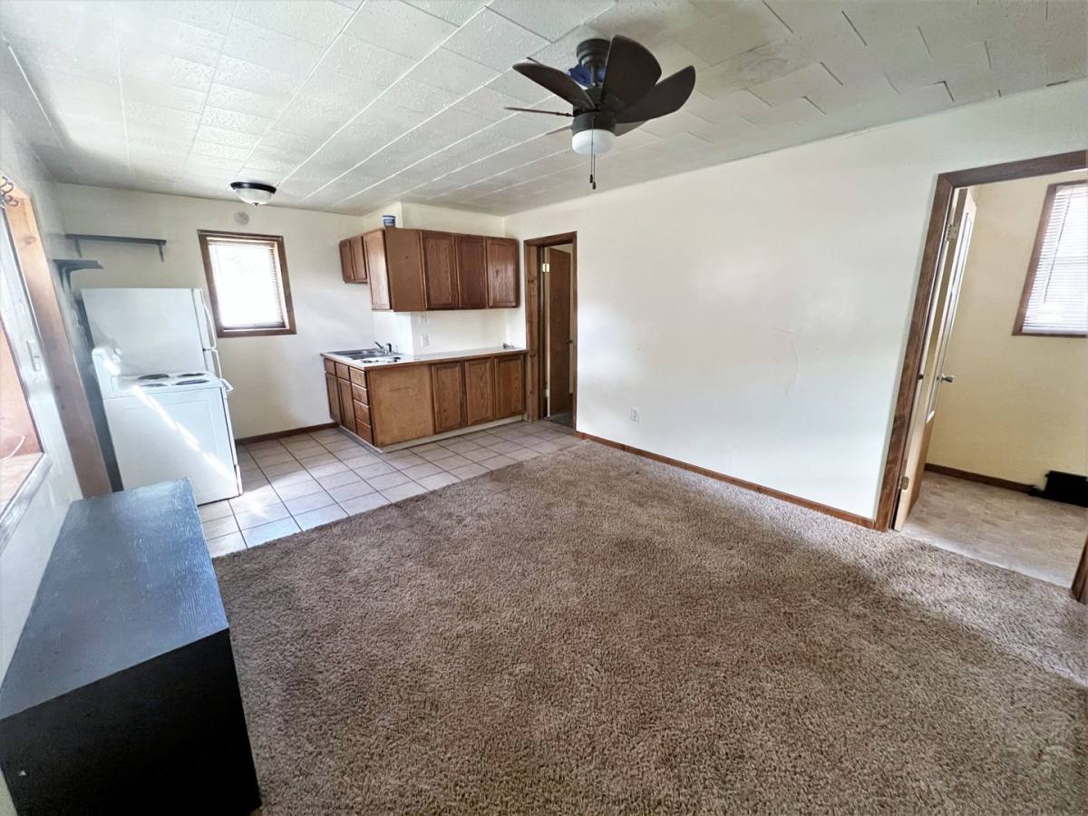 Apartment for rent at 421 E 9th, Mitchell, SD 57301
