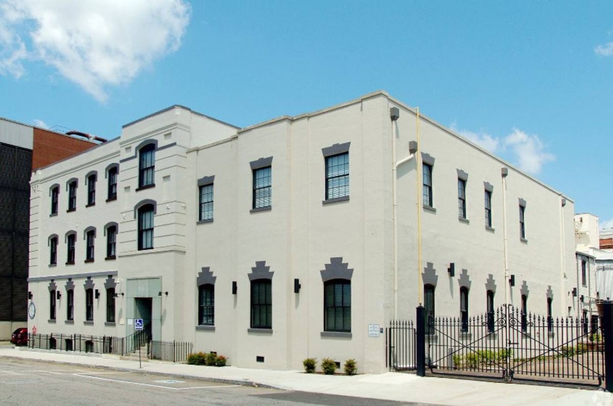 Apartment for rent at 325 Brown St, Petersburg, VA 23803