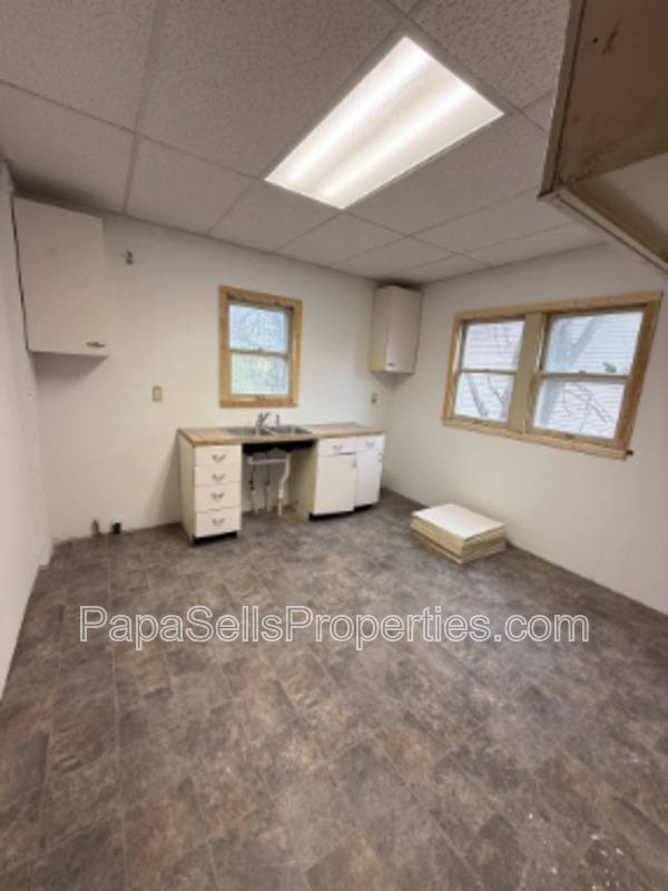 House for rent at 327 E Stuart Ave, Decatur, IL 62526