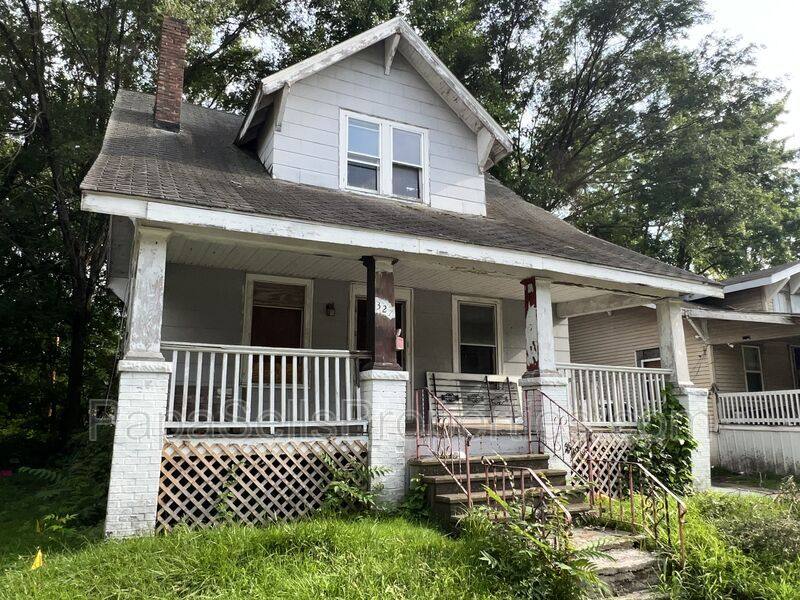 House for rent at 327 E Stuart Ave, Decatur, IL 62526