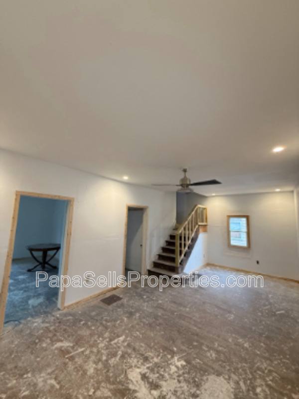 House for rent at 327 E Stuart Ave, Decatur, IL 62526
