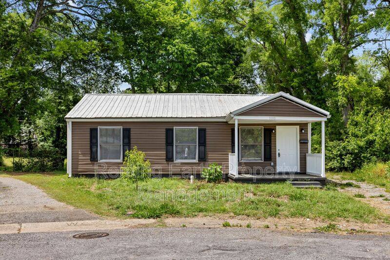 House for rent at 1000 17th Place SW, Birmingham, AL 35211