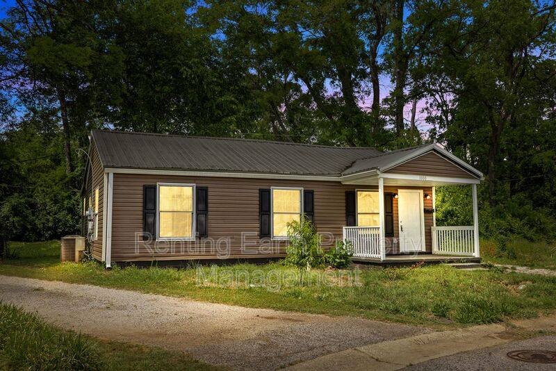 House for rent at 1000 17th Place SW, Birmingham, AL 35211