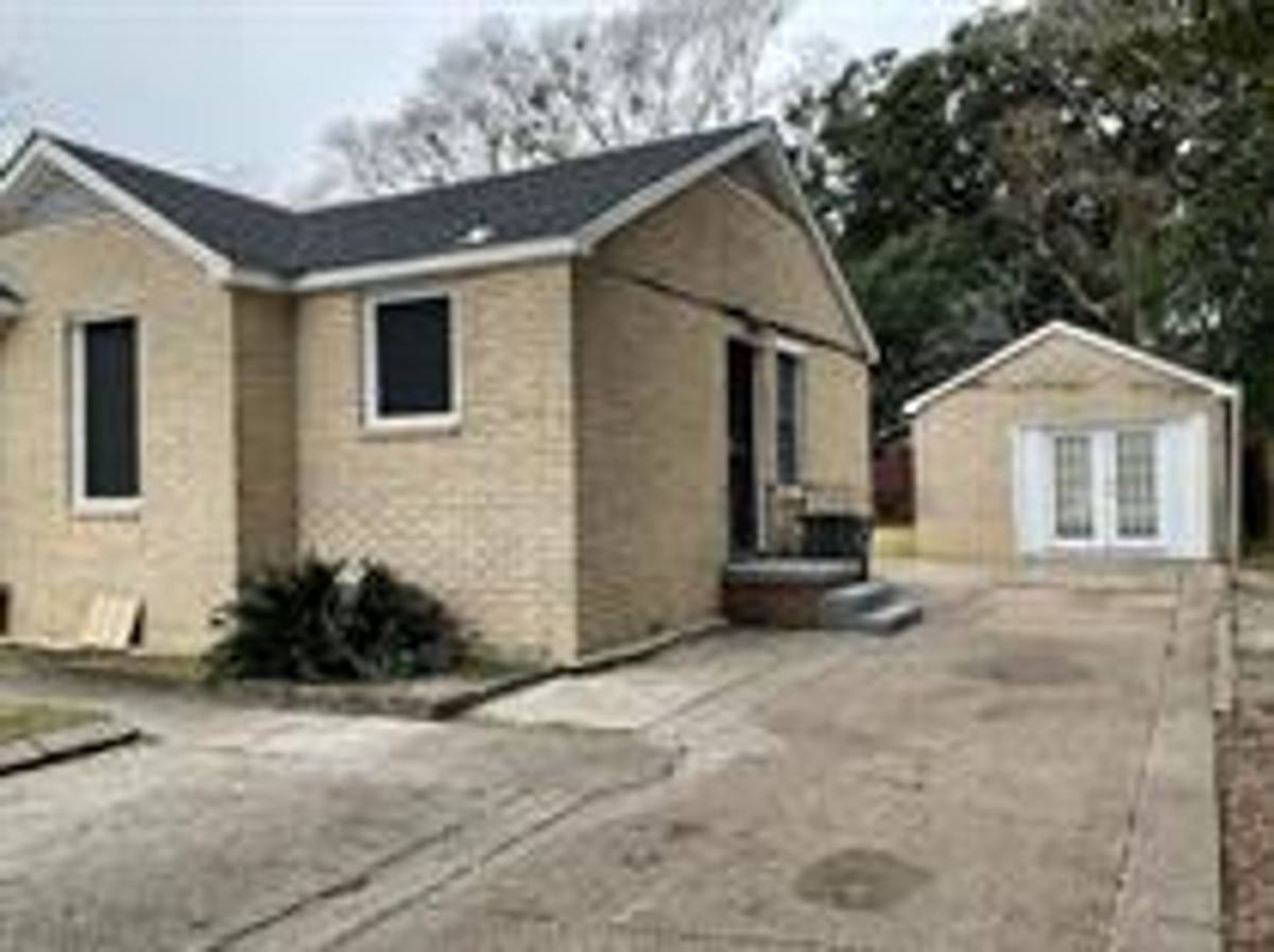House for rent at 2347 Rhodes Ave, Baton Rouge, LA 70802