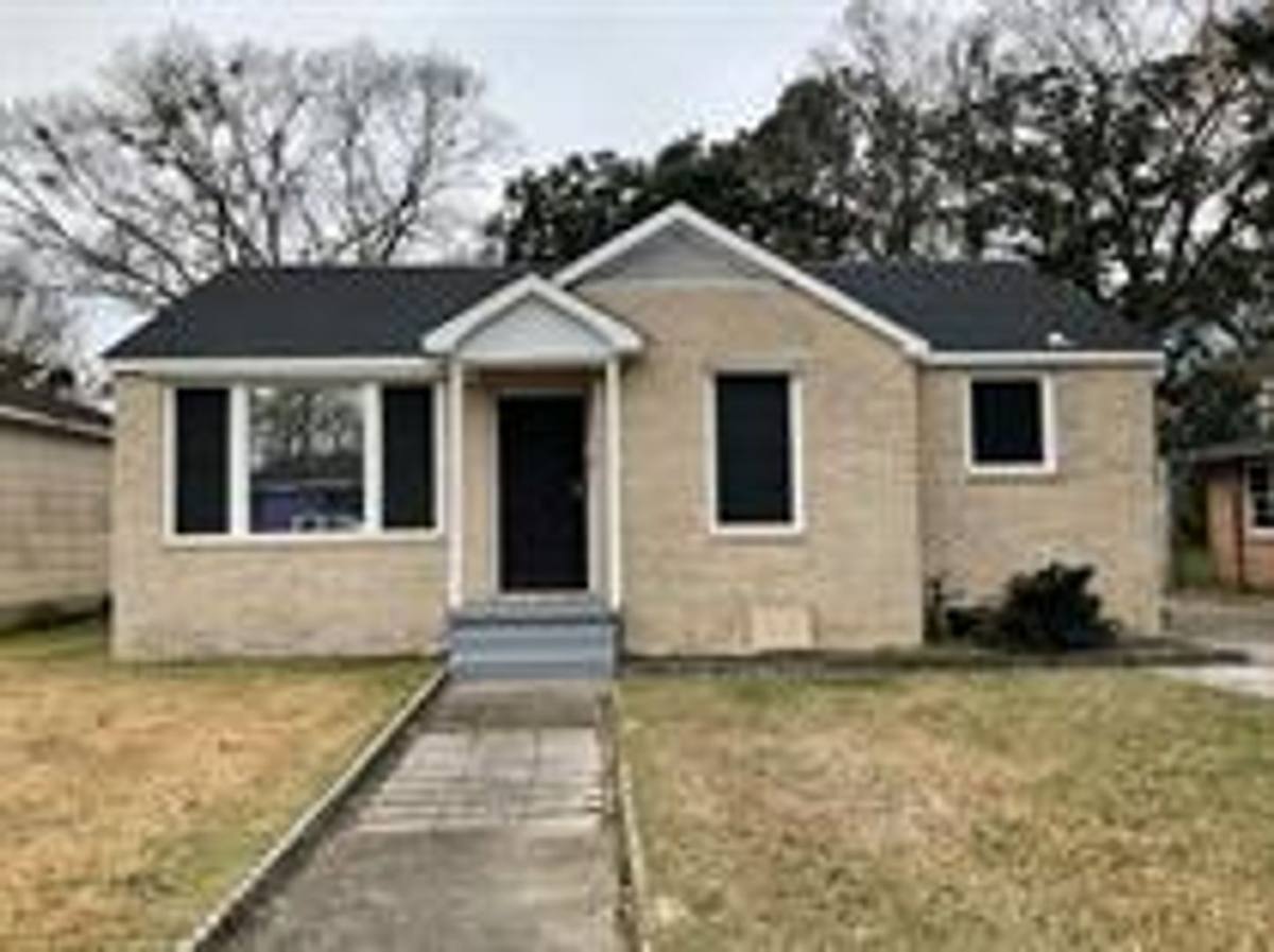 House for rent at 2347 Rhodes Ave, Baton Rouge, LA 70802