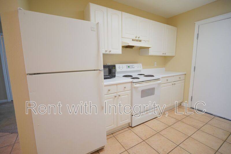 Townhouse for rent at 847 W Georgia St 2, Tallahassee, FL 32304