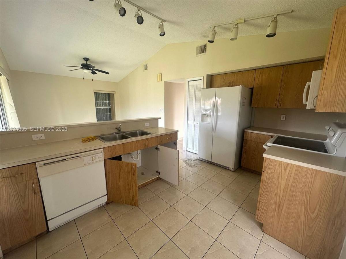 House for rent at 16280 SW 77th Terrace, Miami, FL 33193