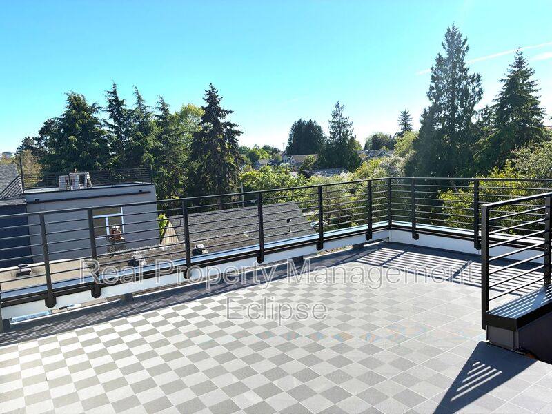 Townhouse for rent at 2925 39th Ave SW, Seattle, WA 98116