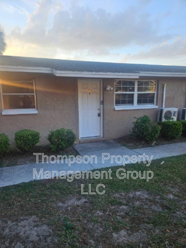 Apartment for rent at 9415 Grandfield Rd, Thonotosassa, FL 33592