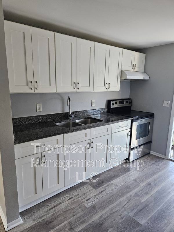 Apartment for rent at 9415 Grandfield Rd, Thonotosassa, FL 33592