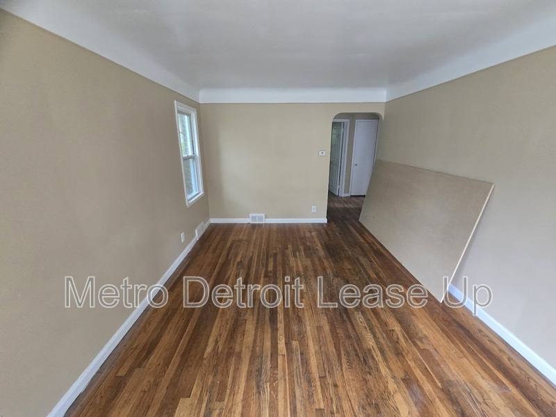 House for rent at 11035 Worden St, Detroit, MI 48224