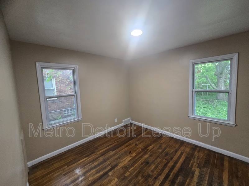 House for rent at 11035 Worden St, Detroit, MI 48224