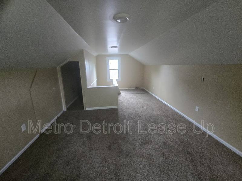 House for rent at 11035 Worden St, Detroit, MI 48224