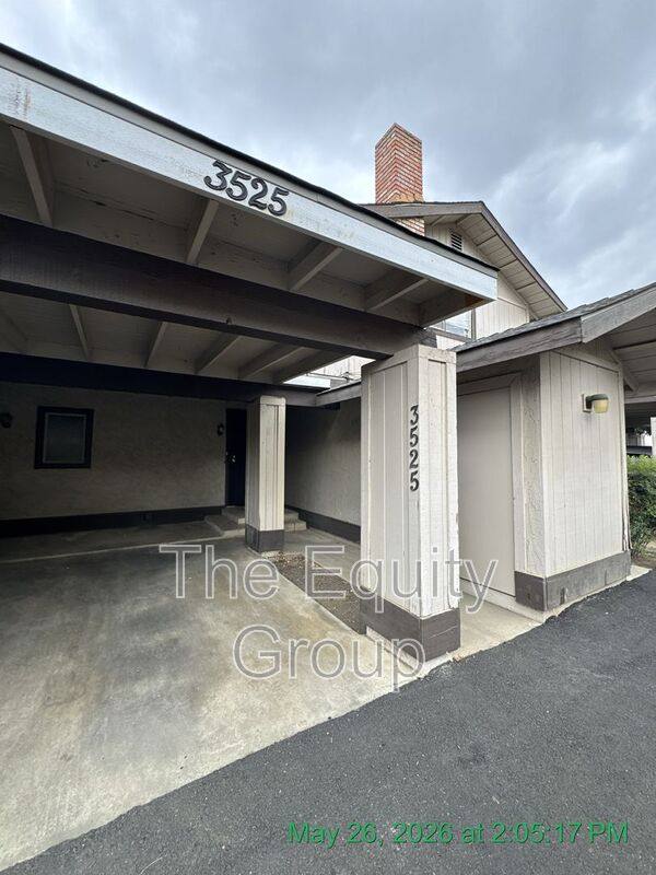 Townhouse for rent at 3525 S County Center, Visalia, CA 93277