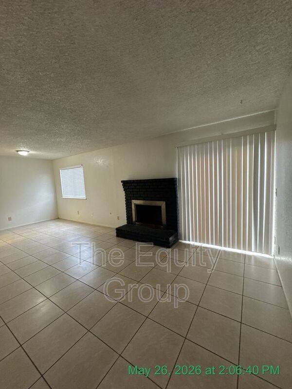 Townhouse for rent at 3525 S County Center, Visalia, CA 93277