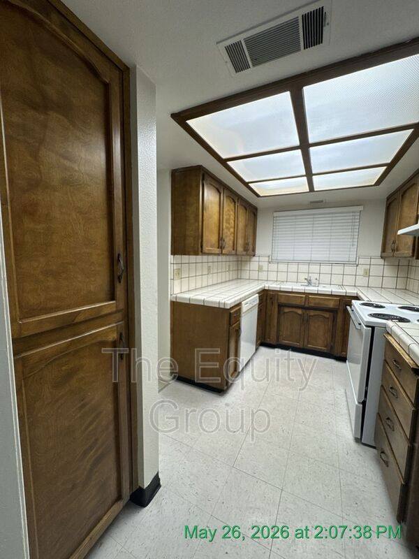 Townhouse for rent at 3525 S County Center, Visalia, CA 93277