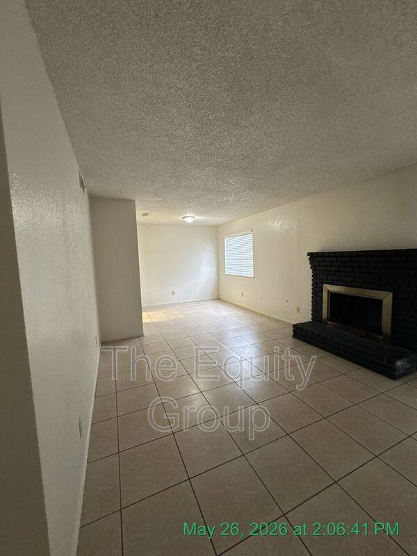 Townhouse for rent at 3525 S County Center, Visalia, CA 93277
