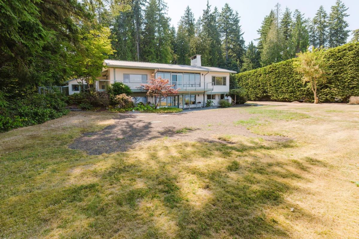 House for rent at 15550 Broom St NE, Bainbridge Island, WA 98110