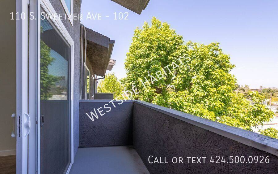 Apartment for rent at 110 S Sweetzer Ave, Los Angeles, CA 90048