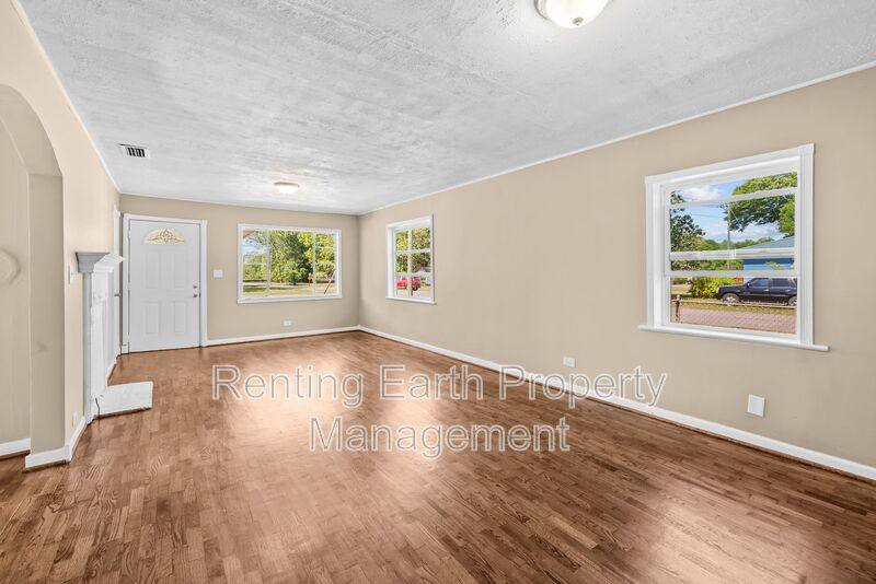 House for rent at 1929 15th St N, Bessemer, AL 35020