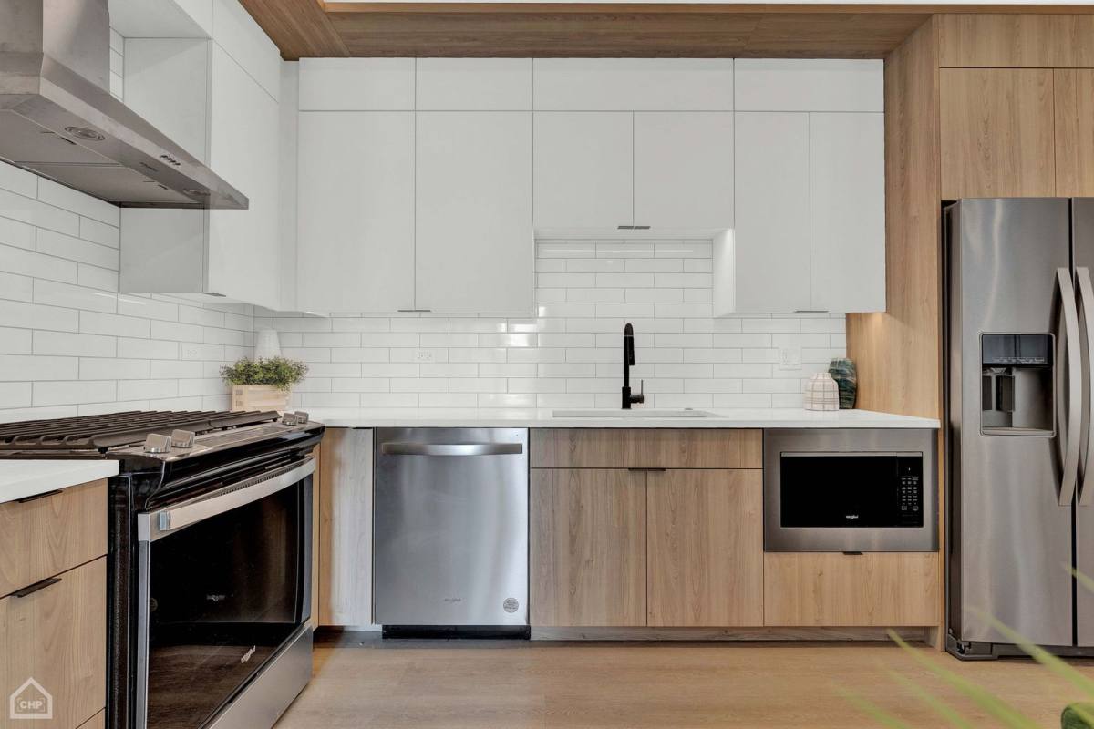 Apartment for rent at 1613 W Belmont Ave, Chicago, IL 60657