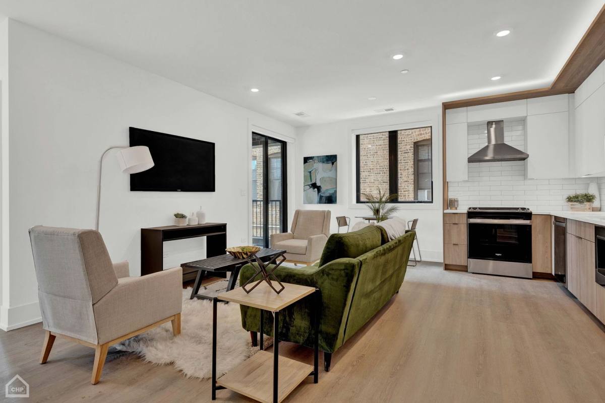 Apartment for rent at 1613 W Belmont Ave, Chicago, IL 60657