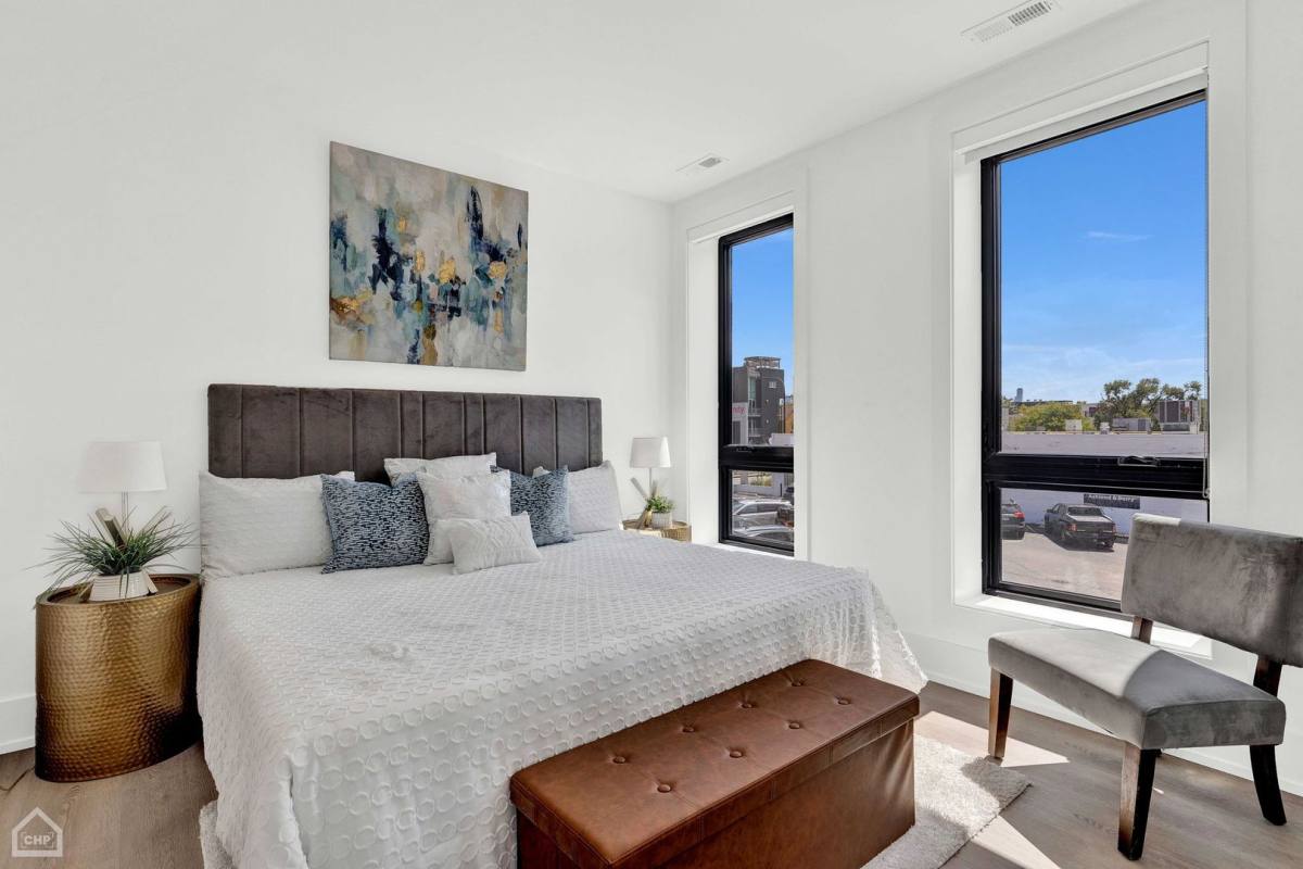 Apartment for rent at 1613 W Belmont Ave, Chicago, IL 60657