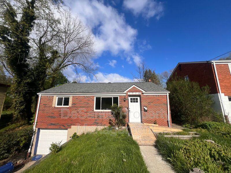 House for rent at 1710 Arnold St, Pittsburgh, PA 15205