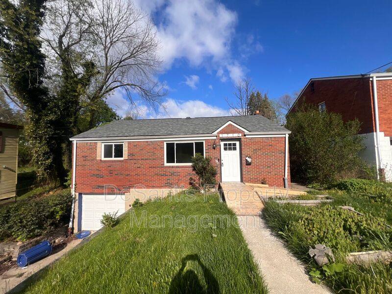 House for rent at 1710 Arnold St, Pittsburgh, PA 15205