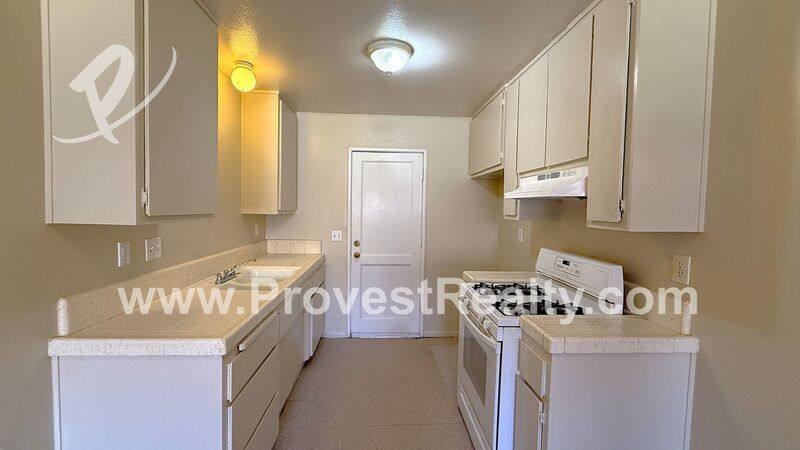 Apartment for rent at 20130 Rimrock Rd #B, Apple Valley, CA 92307