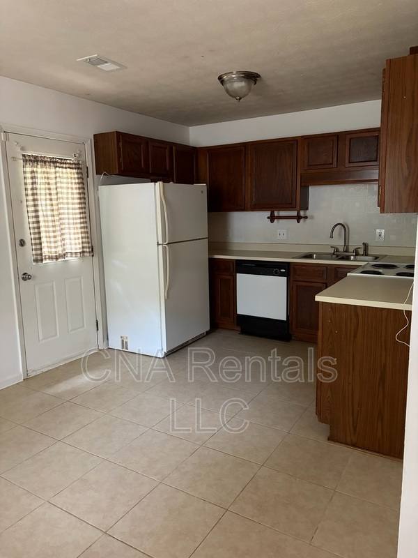 Apartment for rent at 901 Westland Dr SW, Marietta, GA 30066