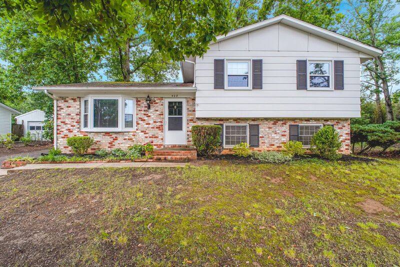 House for rent at 408 Deerwood Dr, Fredericksburg, VA 22401